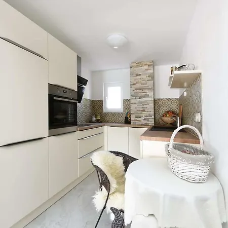 Appartement Dana *